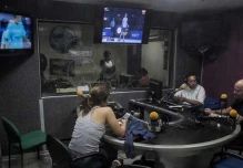 Empleados de medios incautados, impagos y con deudas