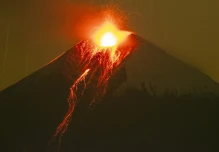 El volcán Sangay genera 22,5 explosiones cada hora