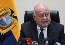 Ecuador se propone reforzar el programa económico y seguir el acuerdo con el FMI