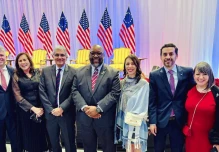 Arthur Brown se reunió con empresarios en Guayaquil