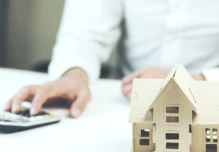Familia, vivienda y automóvil, lo que más buscan proteger los ecuatorianos