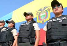 Noboa entregó 11.000 chalecos antibalas a la Policía