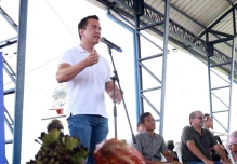 Noboa anuncia condonación de deudas por las inundaciones 