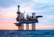 Petróleo sube por tensiones en Medio Oriente y pone en riesgo avances de las conversaciones de paz