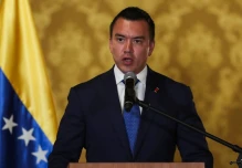 Riesgo país de Ecuador cae a 396 puntos y alcanza su nivel más bajo en más de una década