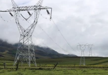 Ecuador y EE. UU. acuerdan inversión para una red eléctrica inteligente