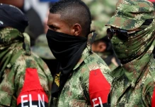 Periodista sale de Ecuador tras recibir amenazas de muerte de guerrilla colombiana del ELN