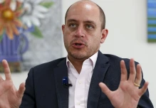 Julio José Prado dimitió a menos de 2 meses de las elecciones