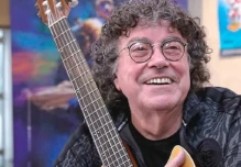 El cantante argentino Piero fue hospitalizado en Cuenca por afección respiratoria