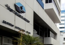 Petroecuador recibe fondos para realizar las auditorías que exige el FMI
