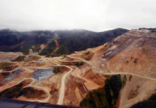 Los dos más grandes yacimientos de oro y cobre se alistan a producir en Ecuador
