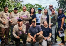 Cuyabeno acoge primer taller para responder a la mortalidad de delfines de río