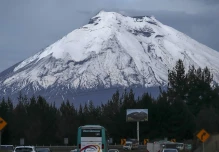 El Cotopaxi lanzó ceniza a unos mil metros de altura