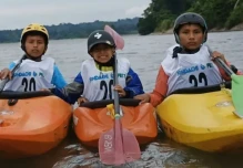 Jóvenes en Napo utilizan el kayak como herramienta educativa y de monitoreo ambiental