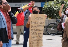 Trabajadores de Ecuador piden a Moreno medidas urgentes para paliar despidos