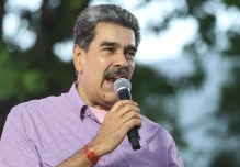 Maduro dice que el referéndum en Ecuador comprueba "el fraude" de Noboa