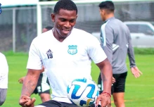 Emelec y Deportivo Cuenca, en crucial enfrentamiento por el billete de la Sudamericana