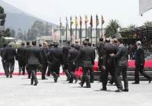 Correa ahonda polémica tras protesta de militares