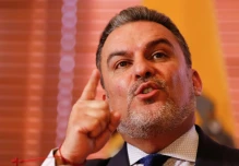 José Serrano, exministro de Correa, se retiró de la carrera presidencial