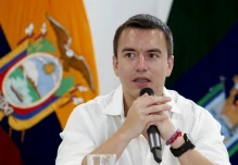 Noboa decretó subida del IVA al 15 % a partir del 1 de abril