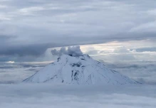 Las nubes de gases del Cotopaxi se elevan hasta los 500 metros
