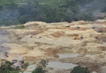 Fuerzas Armadas desmantelan nueve campamentos de minería ilegal en Esmeraldas