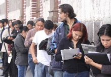 El 69 % de jóvenes de Ecuador no está insertado en el mercado laboral
