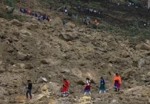 Ascienden a 21 los muertos y a 72 los desaparecidos por el alud en Alausí