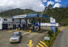 Las gasolinas Extra y Ecopaís y el diésel bajarán 10 centavos por galón