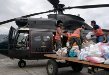 64 familias afectadas por los desbordamientos de los ríos reciben kits de alimentos en Pastaza