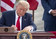 Trump prometió auge petrolero, pero el sector enfrenta despidos y menor extracción