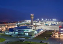 Volar desde y hacia Ecuador será más barato por reducción de tasas