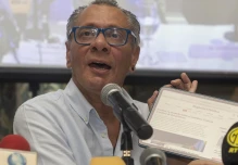 Corte dicta prisión preventiva a Jorge Glas, acogido en la Embajada de México