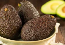 ¿Cuáles son las principales frutas de la región andina ecuatoriana?