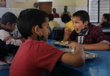 El efecto de la pandemia aún afecta la alimentación escolar en América Latina y el Caribe
