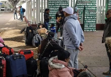 EE.UU. anuncia más recursos para agilizar el proceso de deportación acelerada