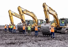 Lasso colocó la primera piedra para la construcción de 3 puentes sobre el río Upano