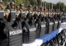 La Policía Nacional recibió armamento y chalecos blindados