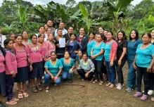 Reconocen oficialmente a parteras ancestrales en la Amazonía ecuatoriana