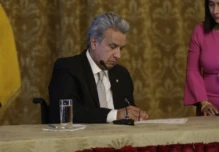 Gobierno de Ecuador aplaza anuncio de plan económico por pedido empresarial