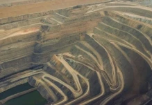 Gobierno de Petro presiona a Glencore por futuro de la mina Cerrejón 