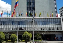 Riesgo país baja a 404 puntos tras nueva colocación de bonos internacionales