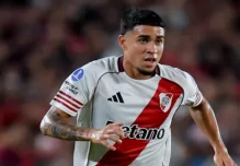 Kendry Páez brilla en River y mete presión de cara al Superclásico