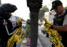Sicarios asesinan a cuatro personas dentro de un vehículo