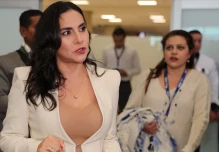 Abad busca revertir en la Justicia la suspensión impuesta por Gobierno