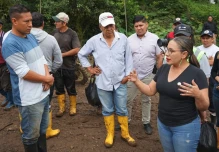 Familias afectadas en Alausí recibieron ayuda