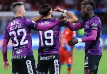 Independiente y 9 de Octubre lideran el cuadrangular final de la Copa Ecuador