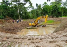 Impulsan mejoras en infraestructura piscícola para productores de Pacayacu