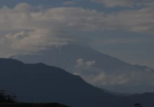 Ceniza del Sangay sigue cayendo sobre poblaciones cercanas
