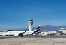 Se normaliza el suministro de combustible de aviación en aeropuertos de Ecuador